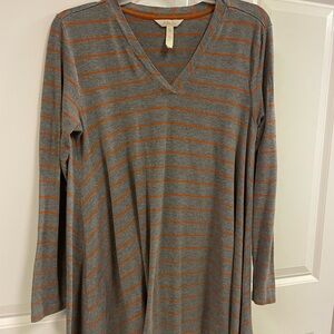 Matilda Jane Wind Song Shirt Womens Size Medium Grey/Orange Stripe V Neck Tunic
